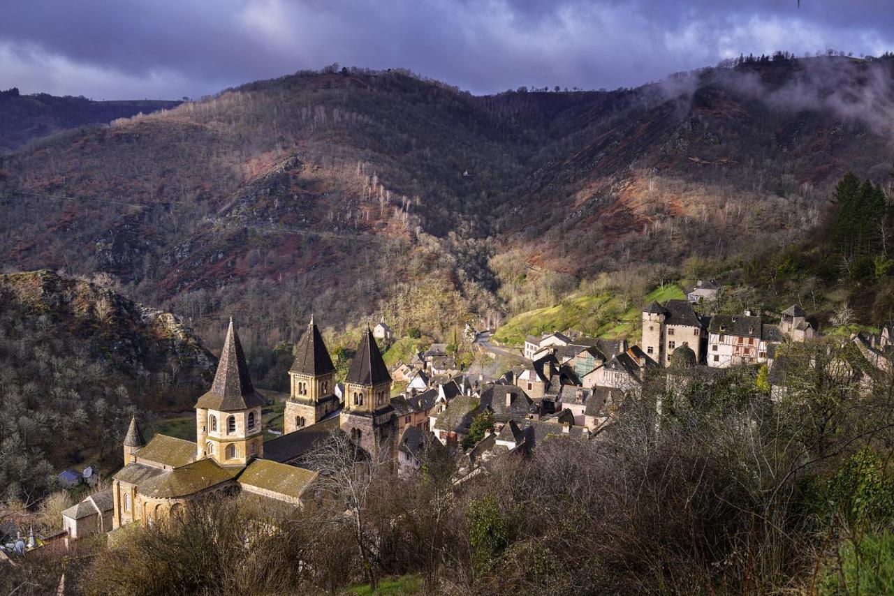 Gite De La Cascade Salles-la-Source Exterior foto